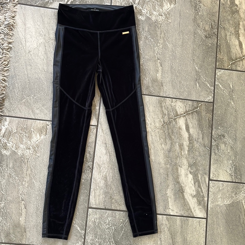 🖤 Sweaty Betty London Opulence velvet side strip faux leather black size small - Picture 3 of 10